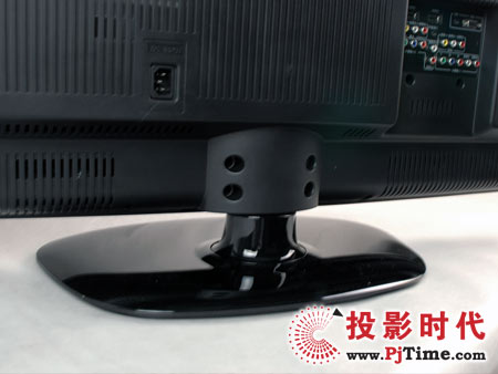 海信旗艦TLM42V68PR液晶電視機評測底座和安裝