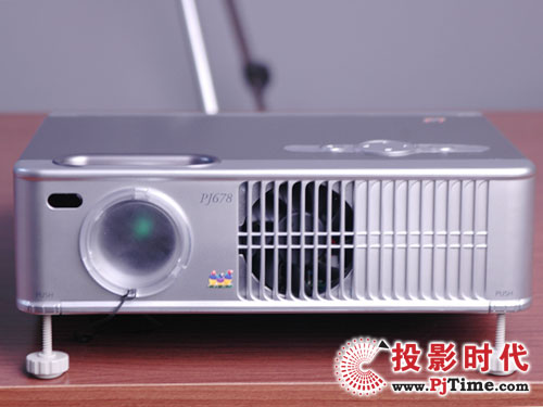 優(yōu)派PJ678投影機(jī)