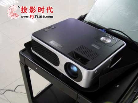 東芝TLP-X2000C投影機