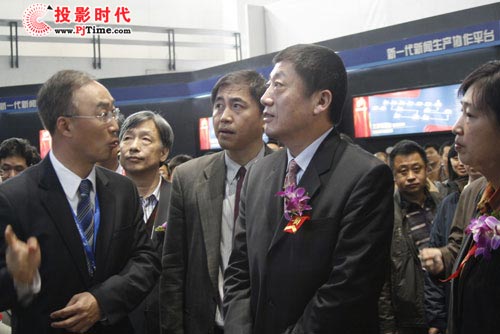 廣電總局張海濤副局長(zhǎng)參觀 CCBN2009