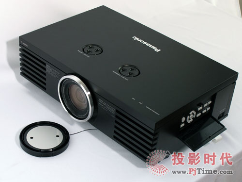 松下PT-AE3000C投影機第二層面板細節(jié)