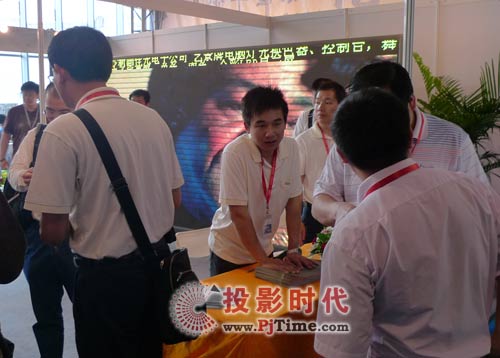 新畫佳LED顯示屏參展Palm Expo 2009