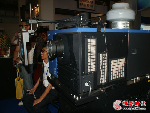 NECBIRTV2009 չʾ3D(sh)ּg