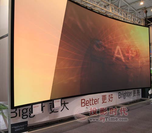 丹麥DNP正投光學屏幕亮相InfoComm2009