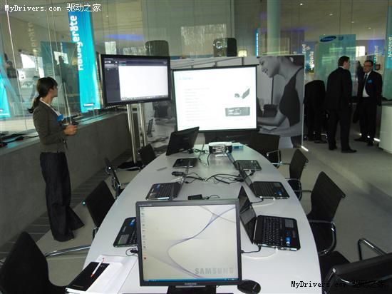 ����չʾ82����ͽ̌W(xu��)��Ӱ�E-Board