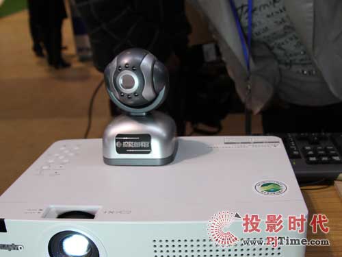 正誠立世投影指揮官亮相北京教育展