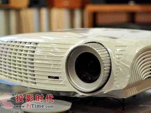 �fԪ1080PͶӰ��PK ����A600B�͊W�D�aHD20���x�l��