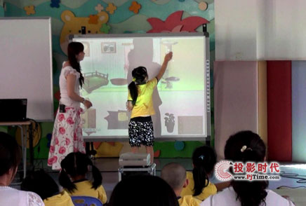 �����̎�ʹ��IQBoard��Ӱװ� ϲ�@ȫ����С�W��ý�w�¼��g�̌W������ӑ������