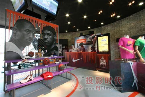 觸控式數(shù)字告示為耐克零售商店帶來銷售革命
