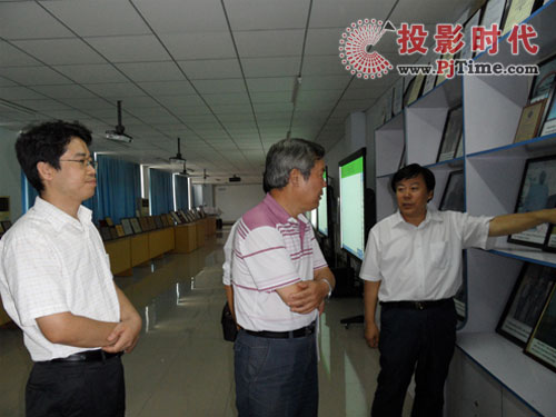 �S���ЌW(xu��)�R��(sh��)��У�L(zh��ng)һ�Ѕ��^���