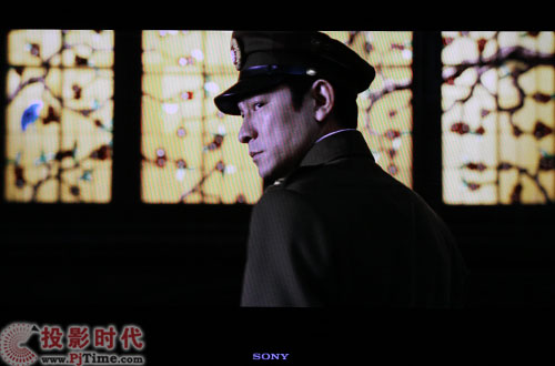 3DŞ{R KDL-40NX710Һҕלy(c)_3Dw(yn)