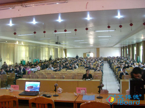 ��������Ӱװ��ڏV����ɫչ�L(f��ng)��