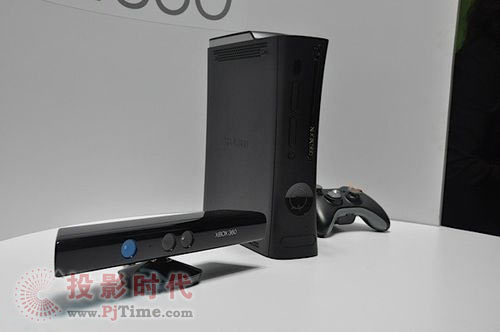 采用體感外設(shè)Kinect的微軟Xbox 360游戲機(jī)
