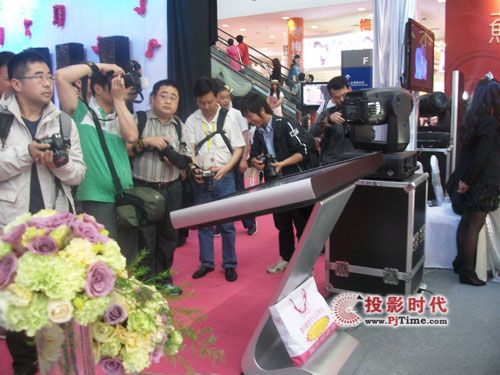 �f�W(w��ng)�Ƽ�wosһ�w�C(j��)�W�����ڻ鲩��(hu��)