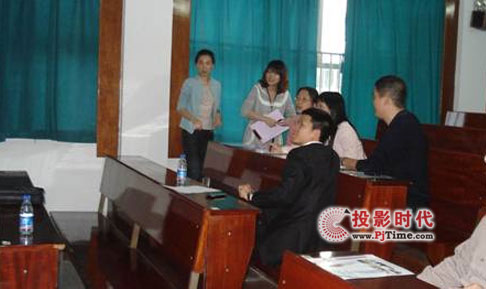 �̌W(xu��)�P�M(j��n)У�@ ��������Ӱװ��n�Ñ�(y��ng)��