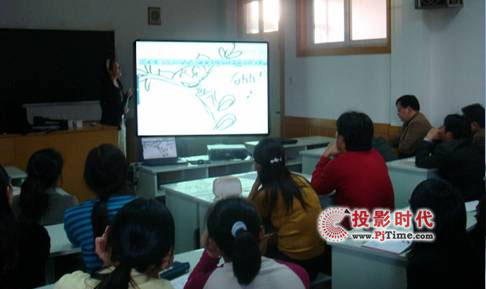 �̌W(xu��)�P�M(j��n)У�@ ��������Ӱװ��n�Ñ�(y��ng)��