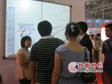 IQBoard��Ӱװ�������(j��)IPAD��