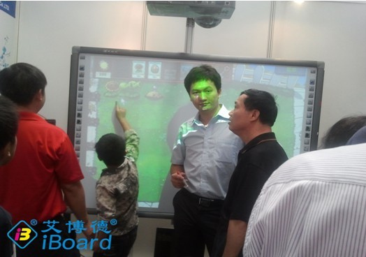 ������(i-board)�a(ch��n)Ʒ�M�v�|�˲��[��