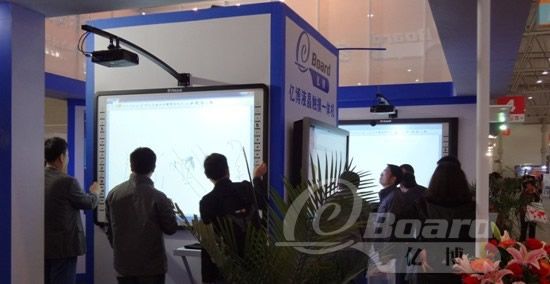 62屆成都教育展綻現(xiàn)億博液晶一體機(jī)的精彩