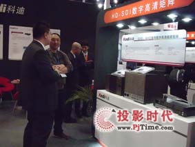 ͶӰr(sh)W(wng)Infocomm2012BƵϬF(xin)(chng)L