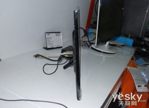 sp20Ӣ@ʾ AOC E2051Fۃr808Ԫ