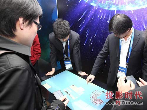 �����Ƴ������Զ��c(di��n)�|����Q����SUR40