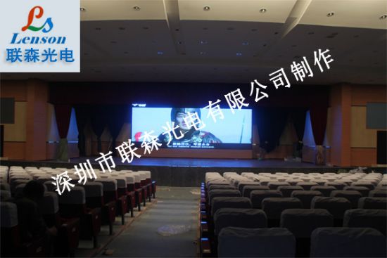 �҃�(n��i)���N����һȫ��LED�@ʾ���ɹ����b�ؑc�����W(xu��)Ժ