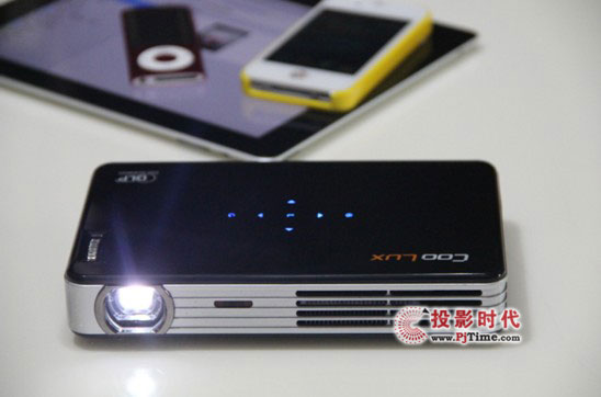 �ᘷ(l��)ҕX2΢��ͶӰ�C(j��) �M�@���񡱙C(j��)�L(f��ng)��