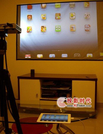 �ᘷ(l��)ҕX2΢��ͶӰ�C(j��) �M�@���񡱙C(j��)�L(f��ng)��