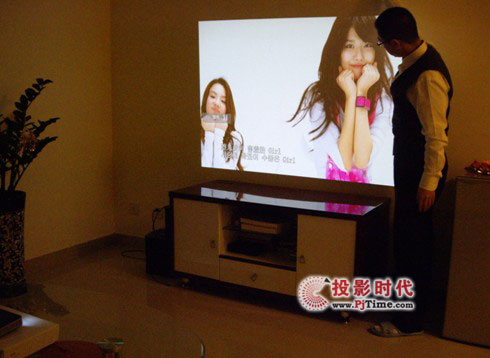 �̄�(w��)�ͶY�����⣬�ᘷҕLED΢��ͶӰ�C(j��)��Ԓ�f