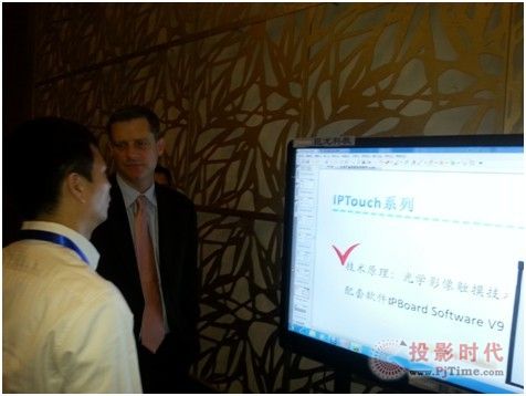 �����ƽ�¡�س�ϯ2013Ӣ�ؠ���(sh��)�֘�(bi��o)�ƺ����۷��(hu��)