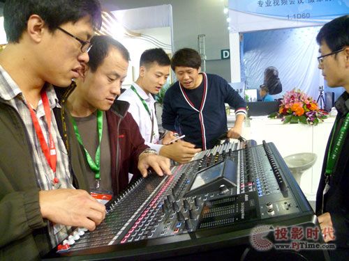 �����푔y��С������2014�V��չ