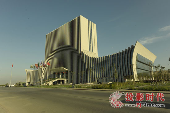 ����ľ�R�S̩��B�����βʹ��P3���(n��i)ȫ��LED�@ʾ��