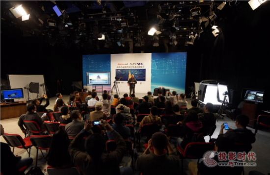 NEC���I(y��)ɫ���@ʾ������ɽ����40���Ю����zӰ�l(f��)��Ⱥ���(d��ng)