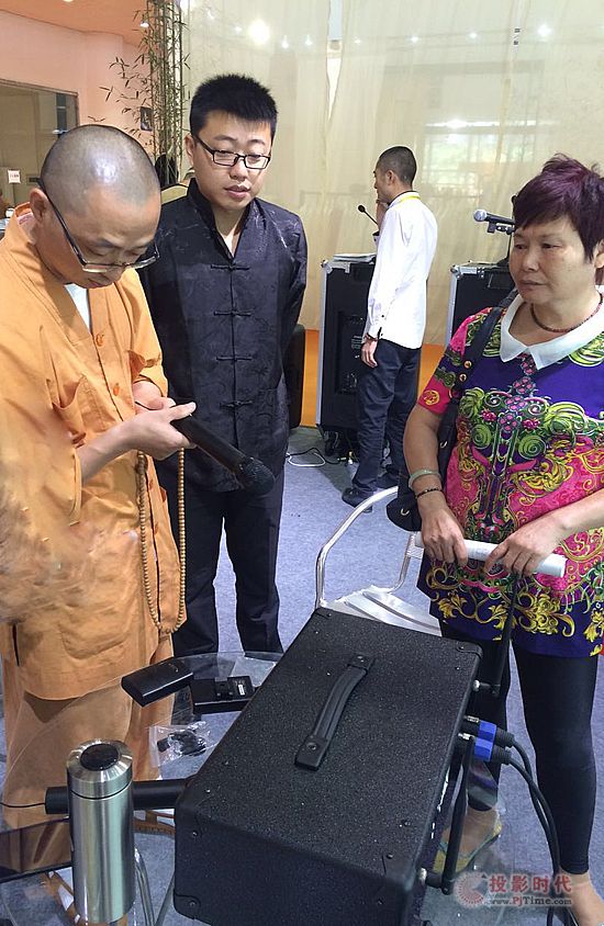 ������Ժ����A�������ʮ���Ї�(gu��)�B�T(m��n)��(gu��)�H������Ʒչ