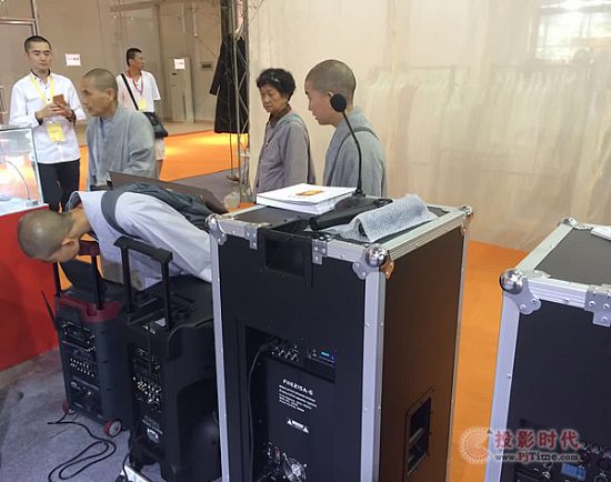 ������Ժ����A�������ʮ���Ї�(gu��)�B�T(m��n)��(gu��)�H������Ʒչ