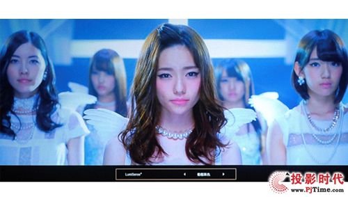 ܲʧȻɫ 곞V7500ͥԺͶӰC(j)(sh)y