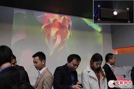 WeMAXӰԺҫ yȫͶӰa(chn)ƷInfoComm