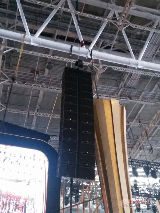 L-AcousticsDiGiCoˇg(ji)o