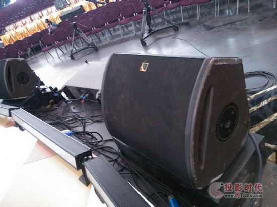 L-AcousticsDiGiCoˇg(ji)o