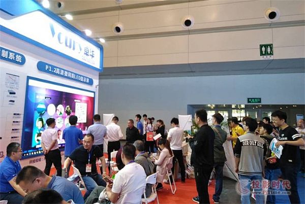 ���ݰ�����(hu��) �� Voury׿�A΢�g��LED�@ʾ���L����ƪ��