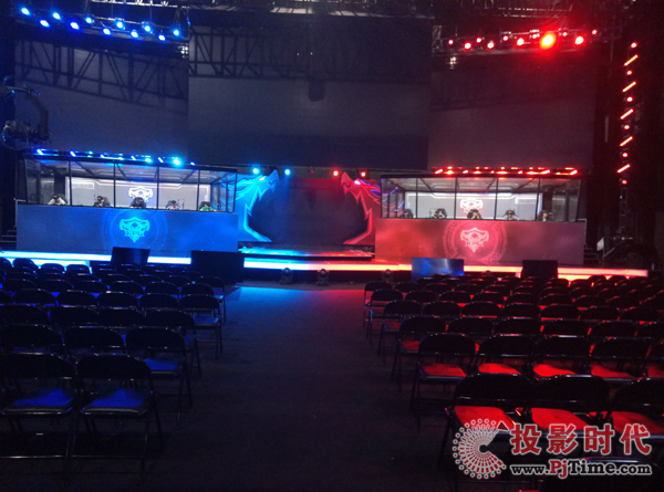 ��(d��ng)�Α�a(ch��n)�I(y��)����LED�@ʾ��