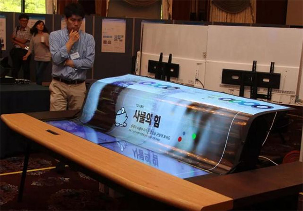 LGل(chung)o Ƴ77͸OLED