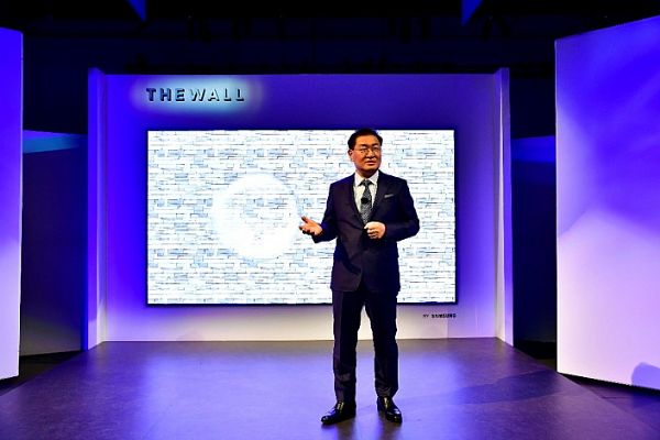 2018���r�̣�С�g��LED�@ʾӭ������S�a(b��)؛����