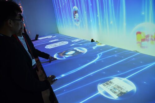 ���ϿƼ�����BG��(sh��)���������ʬF(xi��n)Infocomm China 2018�Wҫ���c(di��n)