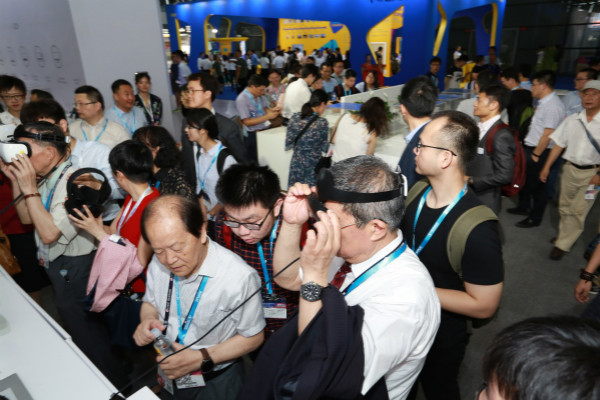 @ʾڿƼc(din)ħ  DISPLAY CHINA 2019Ӳ_չ