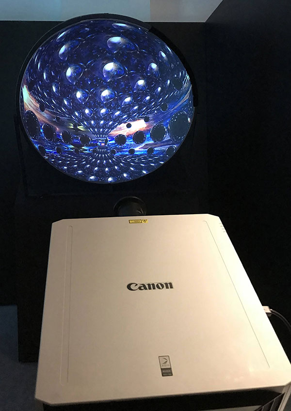 Infocomm China 2019ͶӰչʾN(yng)