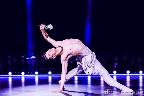 赸L(fng)չ (chung)SS81ȫQ