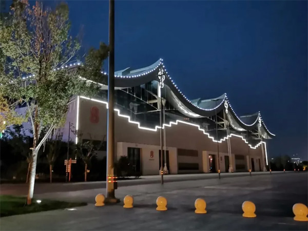 ���������A������(hu��)չ���ģ������c(di��n)��ʯ���f��ҹɫ��