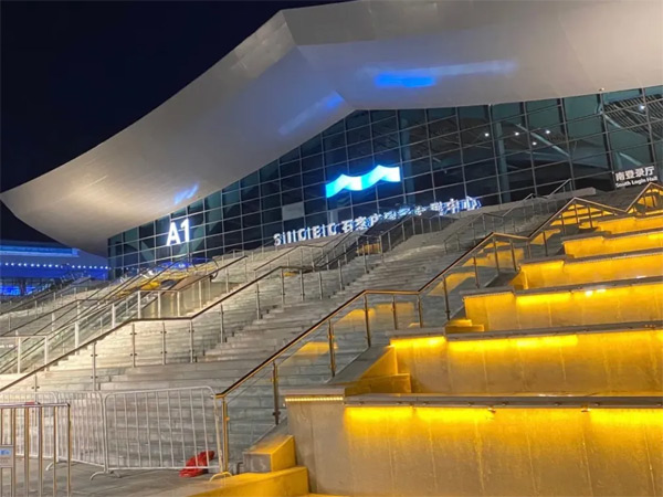 ���������A������(hu��)չ���ģ������c(di��n)��ʯ���f��ҹɫ��